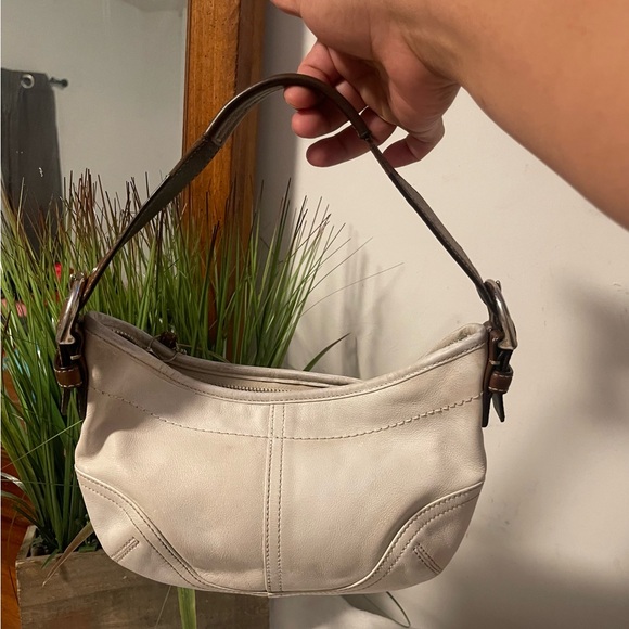 Coach Off-White Leather Shoulder Bag - Picture 8 of 8